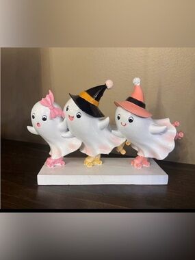Cute Ghost Trio Halloween Figurine - White and Pink